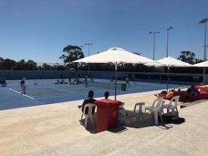 Adam_Adelaide_Courts-300x225 Blogue #2 (Adelaïde) d'Adam Lownsbrough, Entraîneur WTA et utilisateur de la technologie Sergetti tennis string tension Adam_Adelaide_Courts-300x225 Blogue #2 (Adelaïde) d'Adam Lownsbrough, Entraîneur WTA et utilisateur de la technologie Sergetti tennis string tension